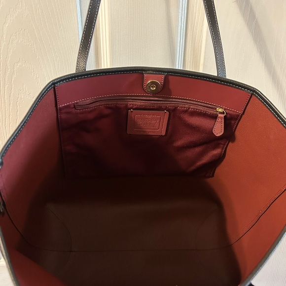 Coach Tote - Picture 4 of 5
